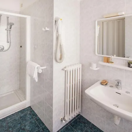 Virginia Otel Diano Marina