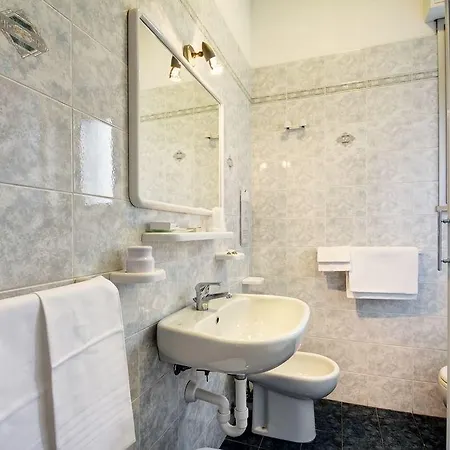 弗吉尼亚酒店 迪亚诺马里纳